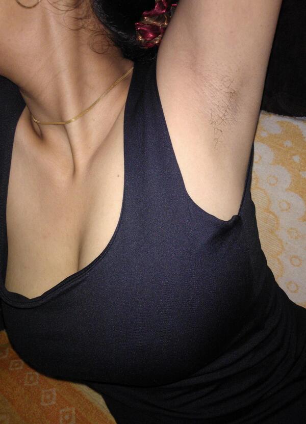 pooja15283's tweet photo. how r u all my friends http://t.co/Vy3qDPzWiQ