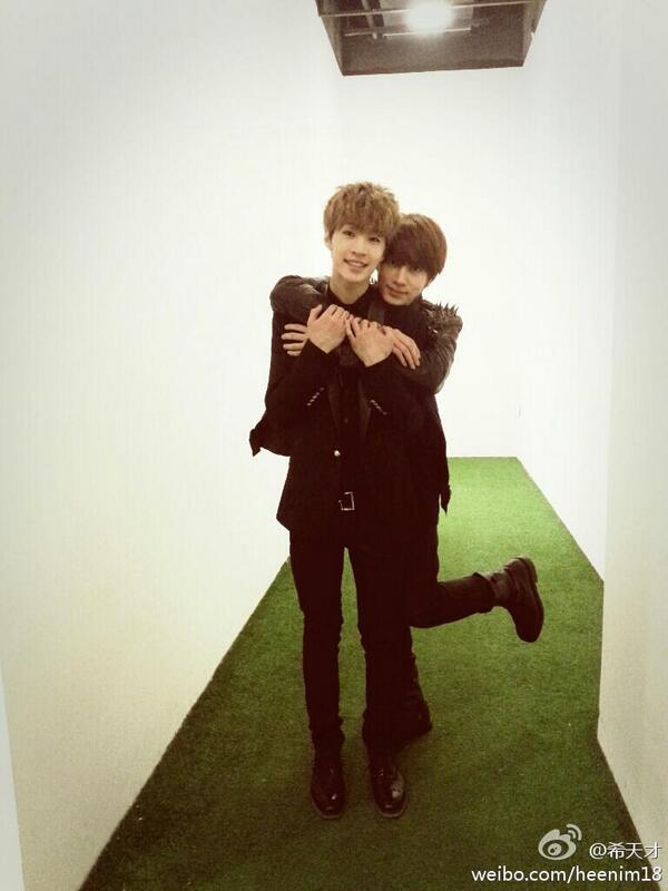 131019 Heechul weibo update with Henry
