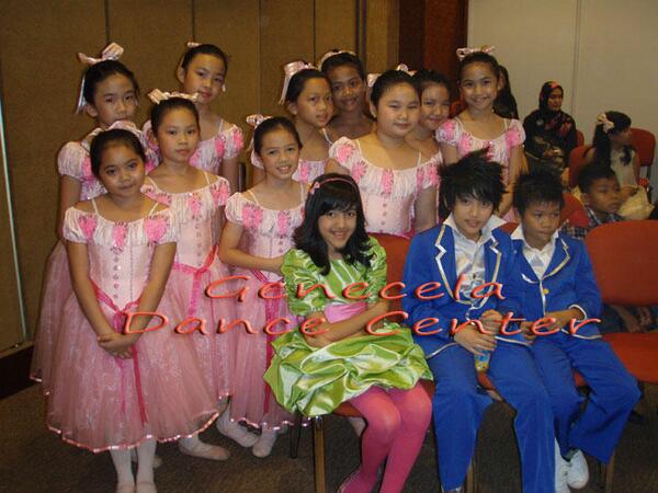 nanaflah's tweet photo. ihwaw #cafy @cakkaNRG @ifyalyssa msh ingat? http://t.co/lpahtvJ1mW