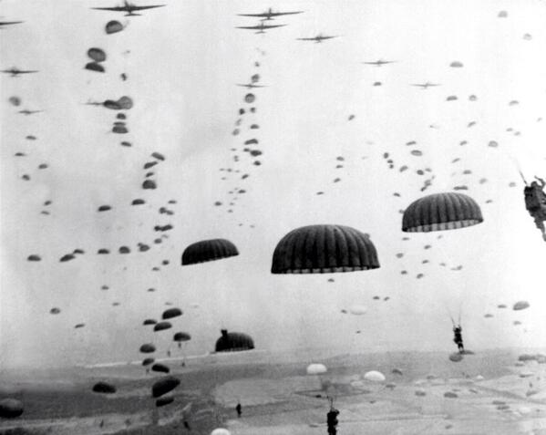WW2Photos's tweet photo. 1st Allied Airborne Army land in Holland, 1944 http://t.co/we2jLNJ8OR