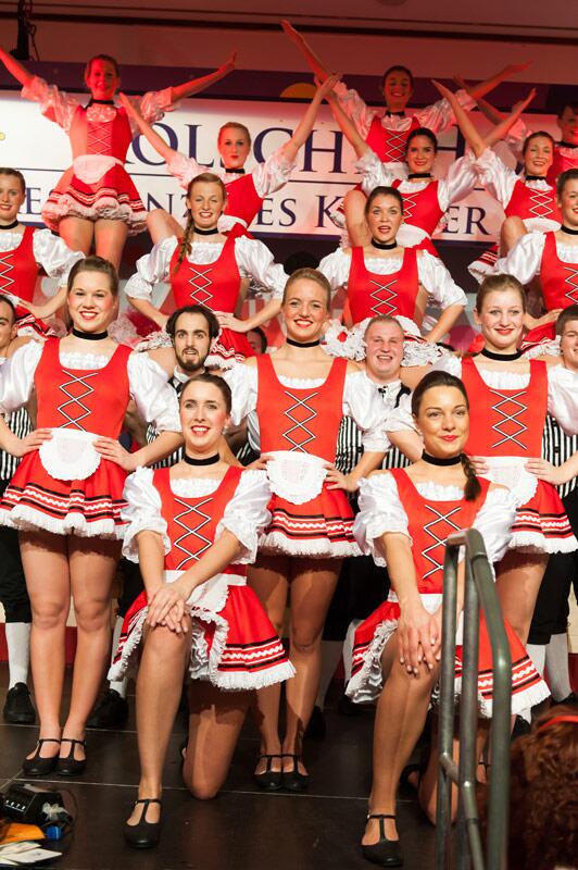 deWortelepin's tweet photo. Kammerkätzchen und Kammerdiener Dansact aus #Köln op de Jubileum Prónkzitting 16-11  #Raodhoes #Blierick #Laotosviere http://t.co/B9SClJzwA1