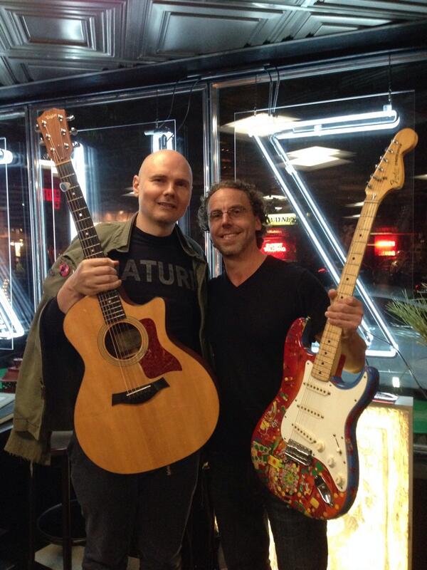 GregBatesMusic's tweet photo. @Billy and I @ZuZusTeahouse #25SPanniversary http://t.co/12b6JUbVLY