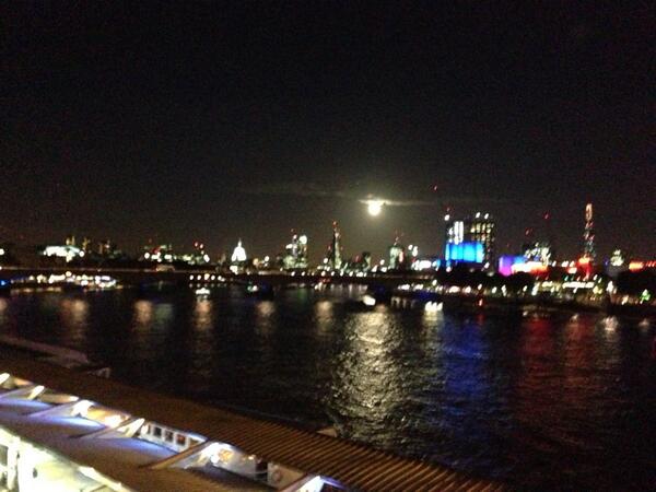 #fullmoon #citylights #hungerfordbridge shame I only had the iPhone!