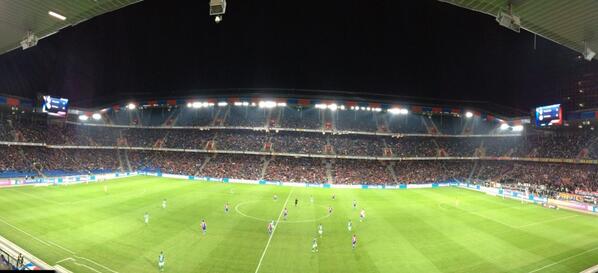 rogerfederer's tweet photo. Enjoying the game.... Hopp @FC_Basel http://t.co/DzvVGlU9li