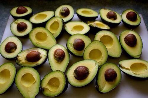 AVOCADOS~~~~ 
You gotta eat GOOD fat to lose the bad fat. #eatsmart #avocados
#yourbodywillloveU4it