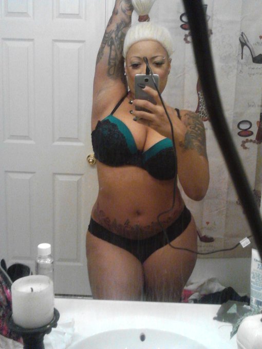 Luv this picture nap time! http://t.co/B6JWa79isL<a href="/tag/radioonfire"class="tags"><span>#radioonfire</span></a>