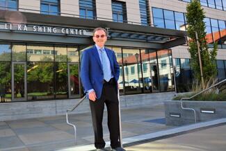berkeleyinspire's tweet photo. #NobelPrize winner Randy #Schekman ends his big day by celebrating w/ fellow researchers at Li Ka Shing Ctr, cc:@LKSF http://t.co/kJyuypQKPw