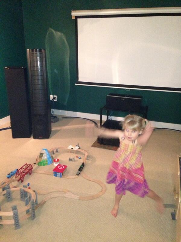 Mojo rockin out to the new <a href="/CHVRCHES/">CHVRCHES</a> album!