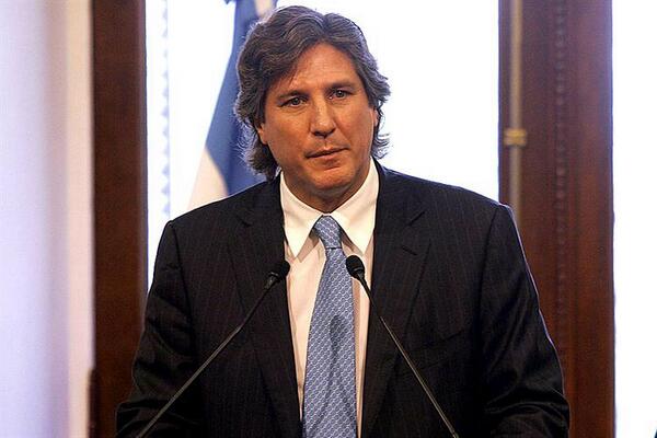 aguzrisso's tweet photo. Según una encuestadora, "la imagen de Amado Boudou es la peor del Gobierno" http://t.co/Z9KzLzSrPz http://t.co/Fxfar4d2HE