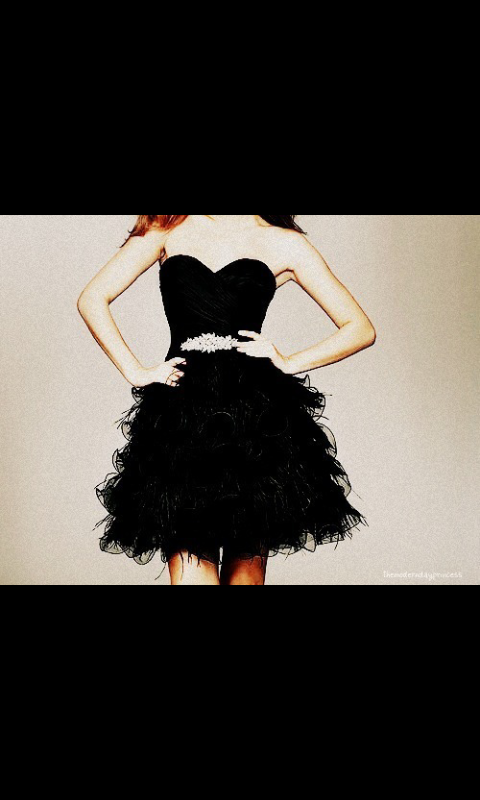 ModaChicGenial's tweet photo. Vestido negro y a la cintura un cinturon de diamantes #MEENCANTA http://t.co/RL2OQgqmFM