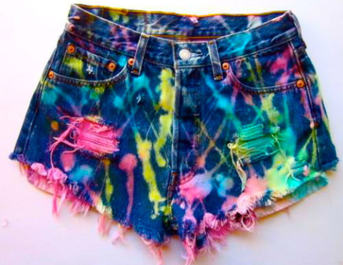 ModaChicGenial's tweet photo. Pantalones vaqueros con manchas de colores http://t.co/JFiMTJsaCV