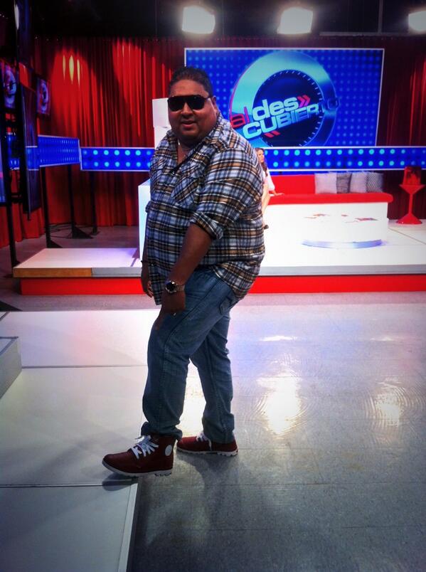 RDMaravilla's tweet image. #flowpesao visitando @al_descubierto @tvnpanama con mis #boots @PalladiumLatino #flowsteps #red