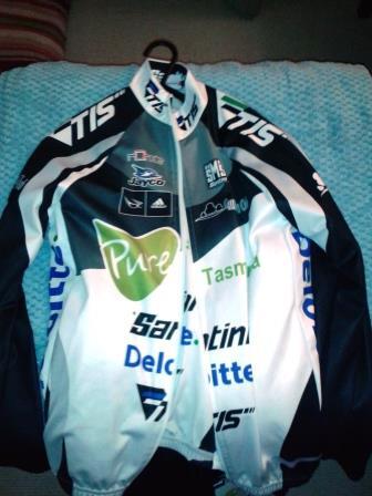 anthhey's tweet photo. Got my best kit out for the after work session @gksulzberger @nigelbaker72 @PolygonAUS #no1TISsupporter http://t.co/qNBF5M7Hn5