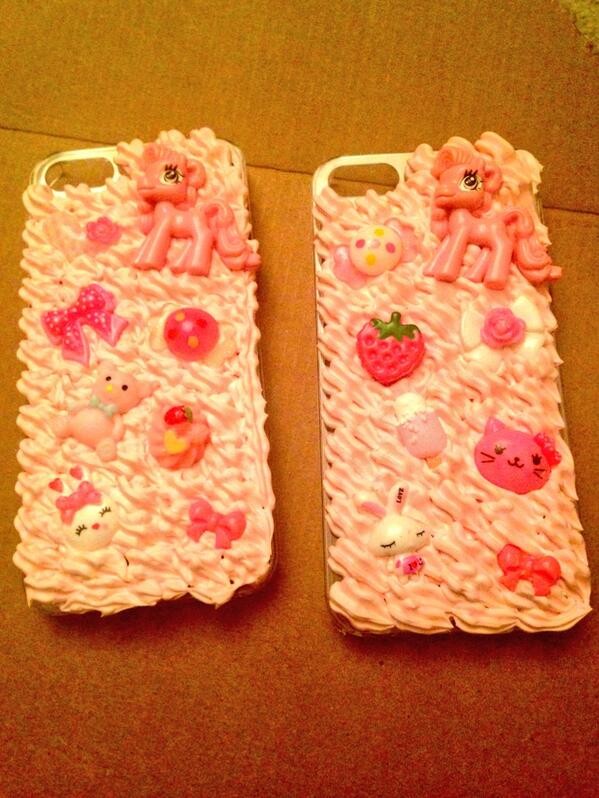 pellilly's tweet image. Two little twins were created tonight!! Who thinks they are as pretty as we do!! #mylittlepony #sweets #bows