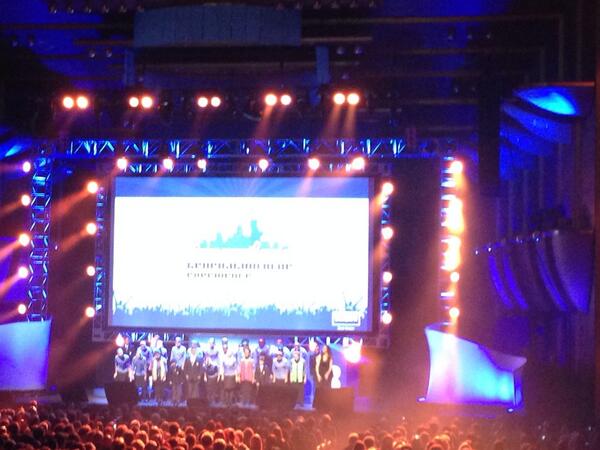 IanSellsHomes's tweet photo. Great performance to kick off #GenBlue's first night, looking forward to seeing The Roots! @coldwellbanker http://t.co/GPg1RDq9DB