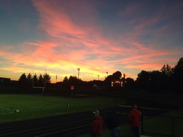 BStoreyEHS's tweet photo. A beautiful sunset for a great game by the Edgewood Mustangs JV team! @EHSMustangs http://t.co/LLgeUPgD4k