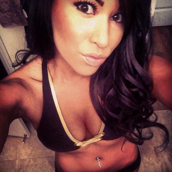 MissCarterMFC's tweet photo. #mfc #MFC38 #THEMFC #AXSlive #MMA #3worldtitles #officialmfcringgirl #mmaringgirls #fightnight http://t.co/DhO3Z9yVqm
