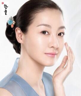 韓国の熟女女優さん。綺麗ですよね。