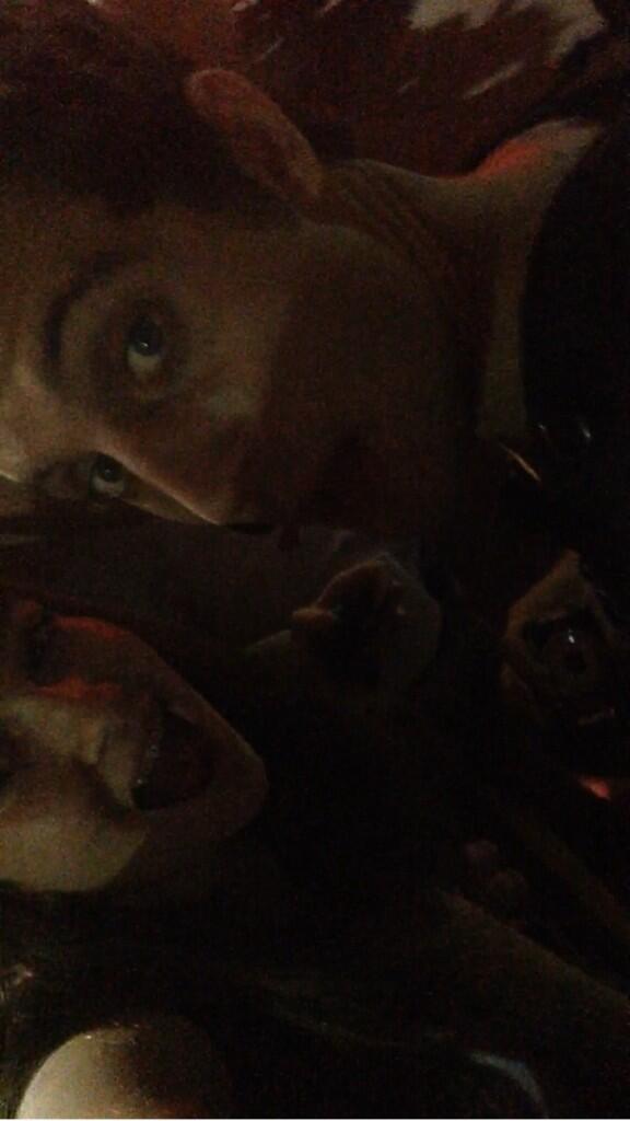 juliegar_'s tweet image. @SawyerHartman hiiii 💕 #digitour2012 #youtube