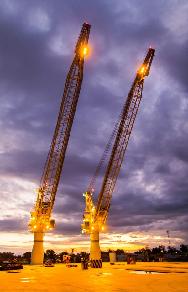 LH_Maritime's tweet photo. First two @Liebherr Maritime #Cranes manufactured in #Brazil: Two BOS 4200-60 D #Litronic type cranes ready! http://t.co/Bg9uQYr5FG