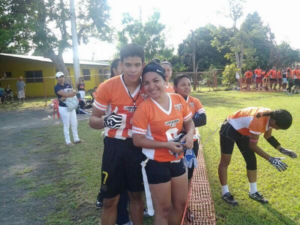 Listos para el juego <a href="/jethur13/">Jethur Melamed M.</a> <a href="/RebeRiquelme/">Rebeca Annette☮</a>