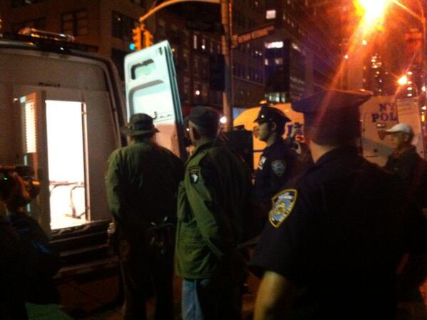 Veterans Arrested at Vietnam Memorial During their Vigil for Fallen Comrades  BWBVJFuCMAAgMFs