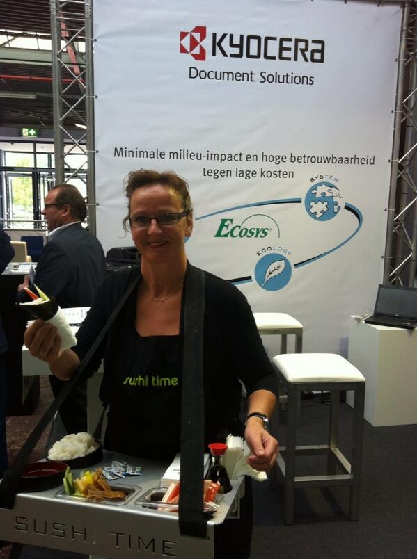 De sushi koningin is nu op de #Kyocera stand bij #Miscoexpo. Kom en proef van de versgemaakte sushi.