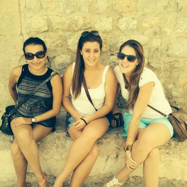 miriambg91's tweet photo. ibiza!! #bestfriends #lovelydays #ibizaparty http://t.co/ayKmddhqLf