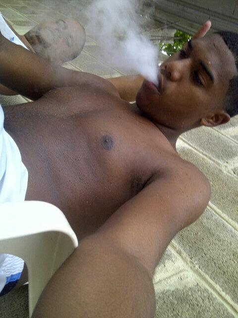 LilTiiGa's tweet photo. Yo Lo k Kiiero k Prendan Hokkah :G :G http://t.co/ghEi5mQahT