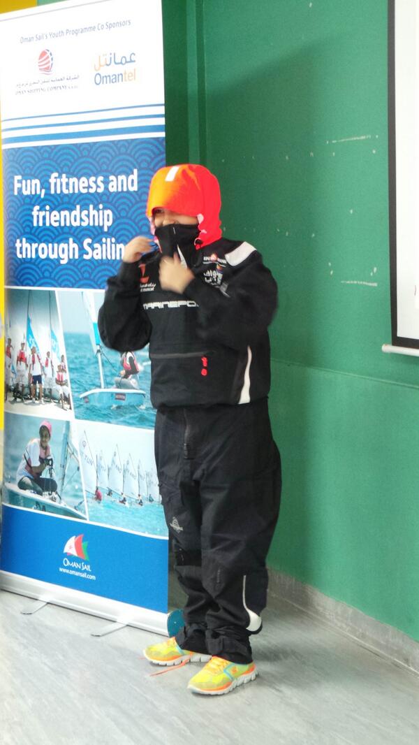 تجربة لبسة الإبحار الشراعي Trying the sailing wear
