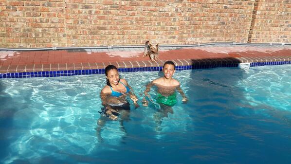 Shakes322's tweet photo. Had a nice swim today. Had some lovely weather.  Seems like summer is finally here! http://t.co/O6ODxSP8vq