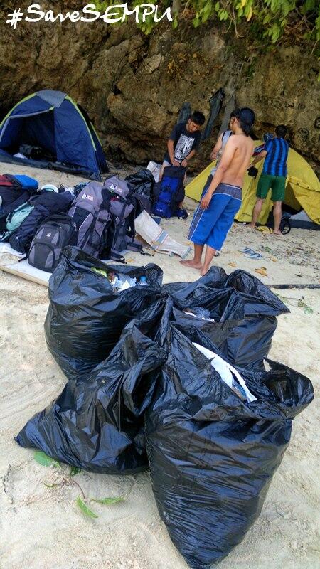 Ndjol's tweet image. Yang paling berat sampah botol  bir dan botol miras @NgalasAdventure #saveSempu