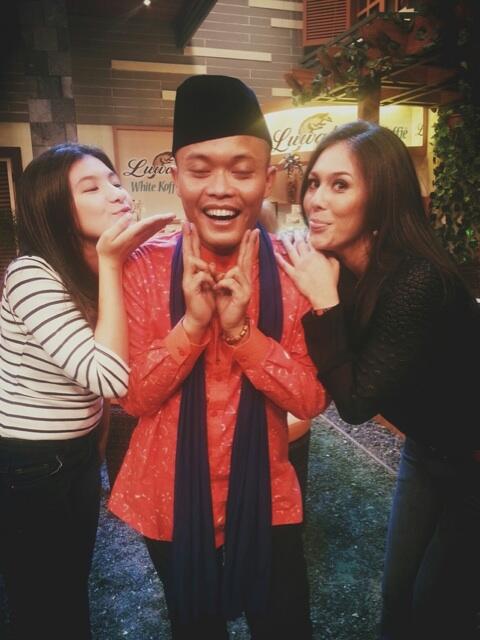 Shaddicted's tweet photo. Bunny @ShaloomRazade  ,mommy @WulanGuritno n om @newsuleprikitiw #taping#pasmantab#trans http://t.co/DL9BNLj7JZ