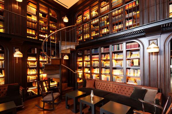 So many amazing Gramercy Park hotels with unique and exciting bars - some of our favorites: bit.ly/GFiIao