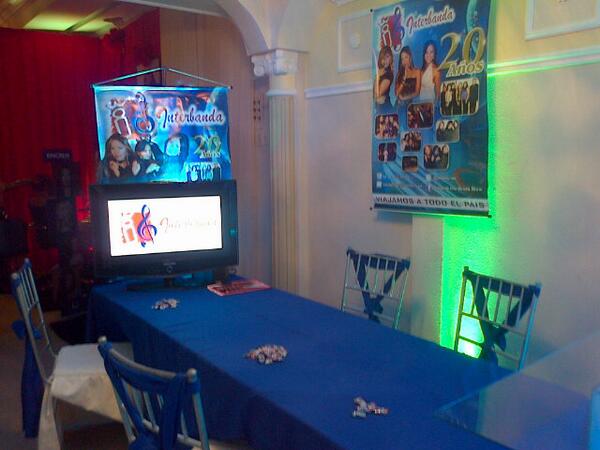 interbanda's tweet photo. Nuestro puesto de ventas en #Expocelebraciones2013 @zhoreinterbanda @neu_interbanda @CaritoDrums @neptaven http://t.co/wNucsQBj8R
