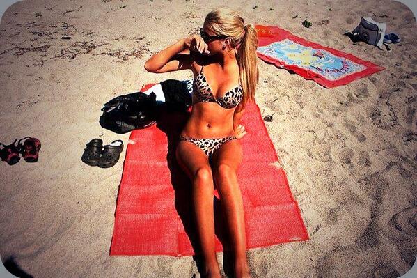 sellingpics's tweet photo. Cali love !;) http://t.co/F0kyKMb5Xf