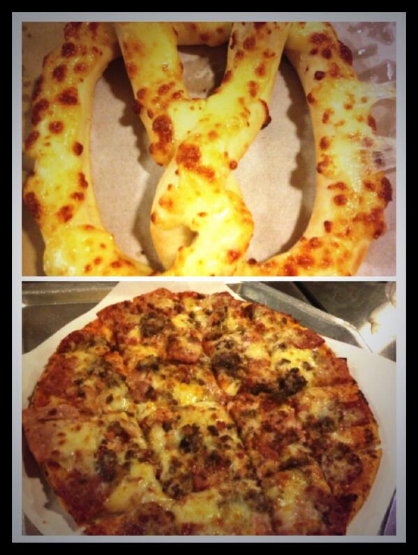 ElPianista_iam's tweet image. Lunch @yellowcab #pizza #twistedbread #fourcheese