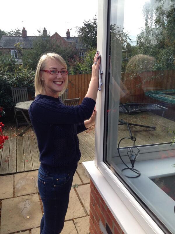 EmmaFuturePR's tweet image. Another great day filming, even cleaned down today's conservatory! @Ultraframe1 @CherwellWindows @JoeMartoccia