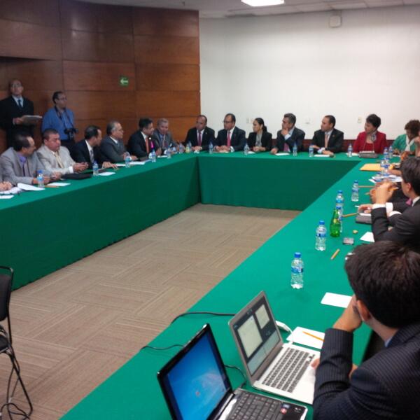 DIPSFED_DGO's tweet photo. Los Dips @jherreradelgado y Chris López atienden demandas de empresarios Baja California y Sinaloa #ReformaHacendaria http://t.co/CM8vqsdXxE