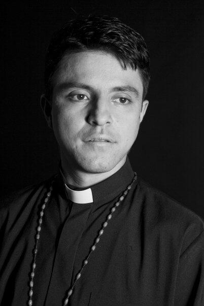 YoCreoLAM's tweet photo. Hoy tendremos un super invitado @padrejuanandres Juan Andres Barrera Cantante de canciones catolicas No te pierdas http://t.co/WlrZuJ5vAp