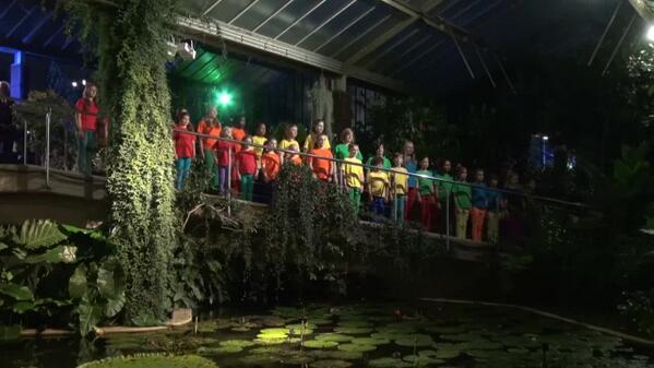 emeraldchoir's tweet photo. Kew performance http://t.co/kwa6mriqNG