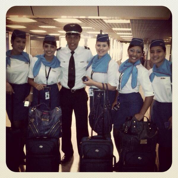 movilsuarez's tweet photo. Miss you mis HermanasdelAire http://t.co/KHAx64d85g