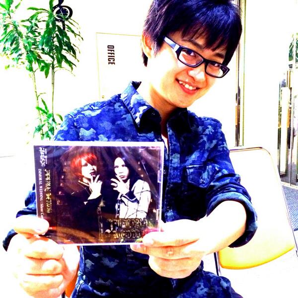 諏訪部順一 Junichi Suwabe フェロ メン4thシングル Immoral Wedding 13年10月14日付オリコンウィークリーチャートで初登場9位を獲得しました ありがとうございました Http T Co Ol2eyfc9gi