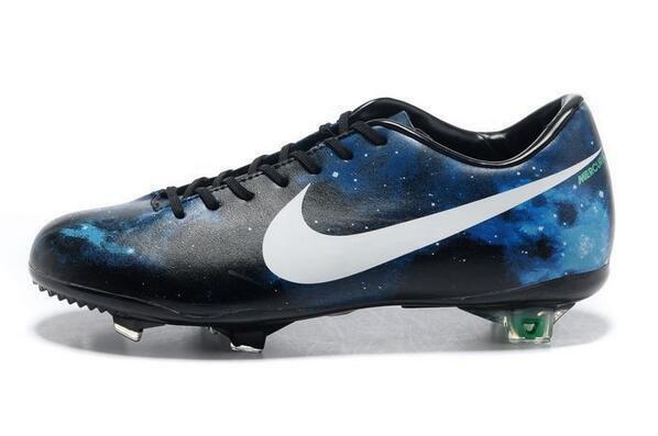 RMFutbolOnline on Twitter: "Nike Mercurial CR7 Galaxy Edition, las nuevas botas de Ronaldo. http://t.co/UBw1uxZf3Z" / Twitter