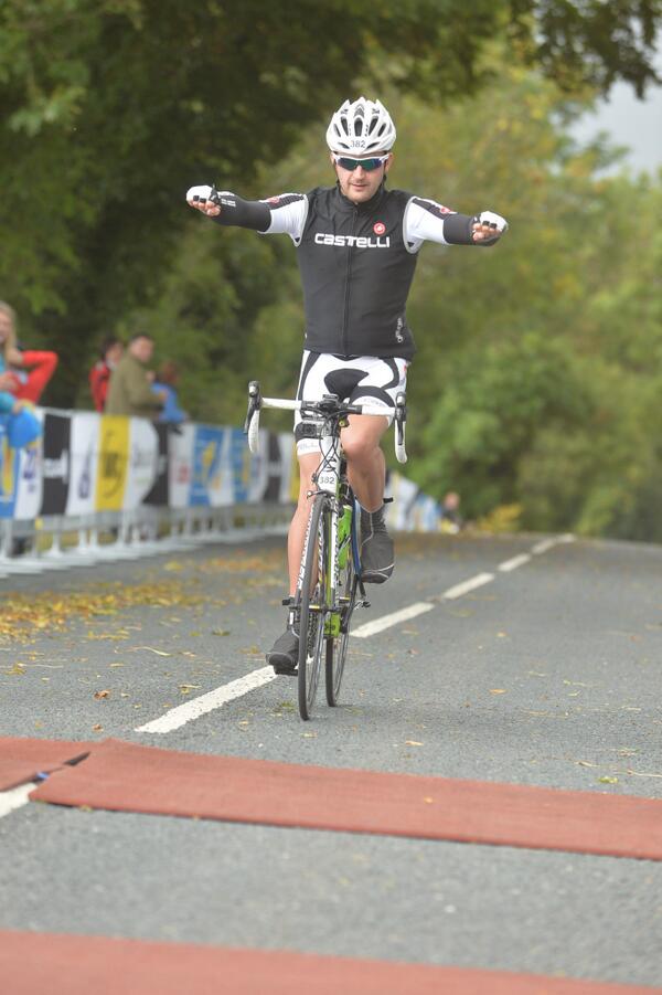 musettebc's tweet photo. The legs are nearly recovered and it looks like we are on target to have raised over £800 for @ParkinsonsUK #teamrubb http://t.co/VTrdCReVwu