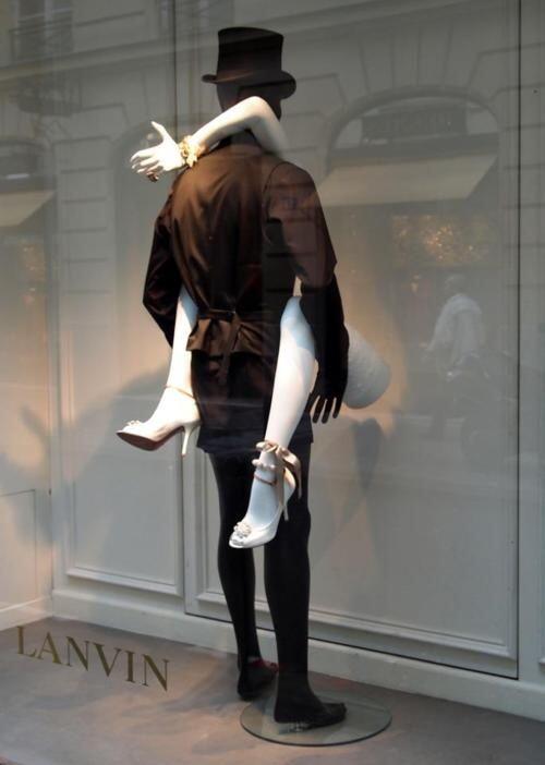 thecoolhunter's tweet photo. Lanvin WIndow Display - interesting way to display shoes and jewelry. Certainly got our attention e http://t.co/KsBNe3mCud