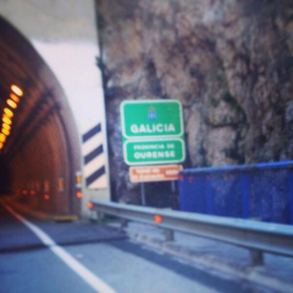 Polo_EP's tweet photo. Entramos ao xeito en Galicia que hai moitas curvas. #GalizaMola! #EcuaciónPolo http://t.co/DjbkvoVIBI