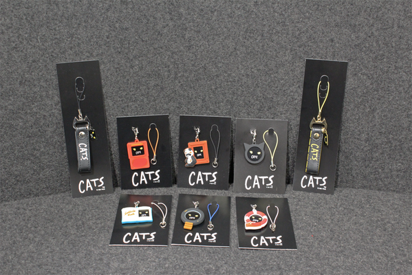 CatsMusical's tweet photo. Wake up from your cat naps - It's time for another #CatsGiveaway! RT &amp; Follow &amp; you could win one of these key charms http://t.co/d1CedZtqAw
