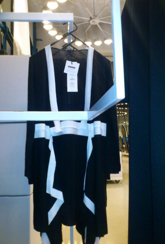 natasahrupic's tweet image. Kontrast #MonthOfDesign pop-up trgovina uradno odprta. Izbrana vsebina na voljo v bivšem Merkurju na Dunajski.