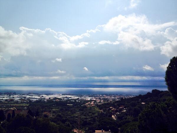 juliasb03's tweet image. It's a beautiful world #goodmorning #miercoles #ineedweekend